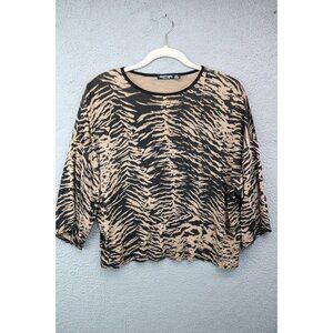Nasty Gal Animal Print 3/4 Sleeves Cropped Top-Size 8-Oversized